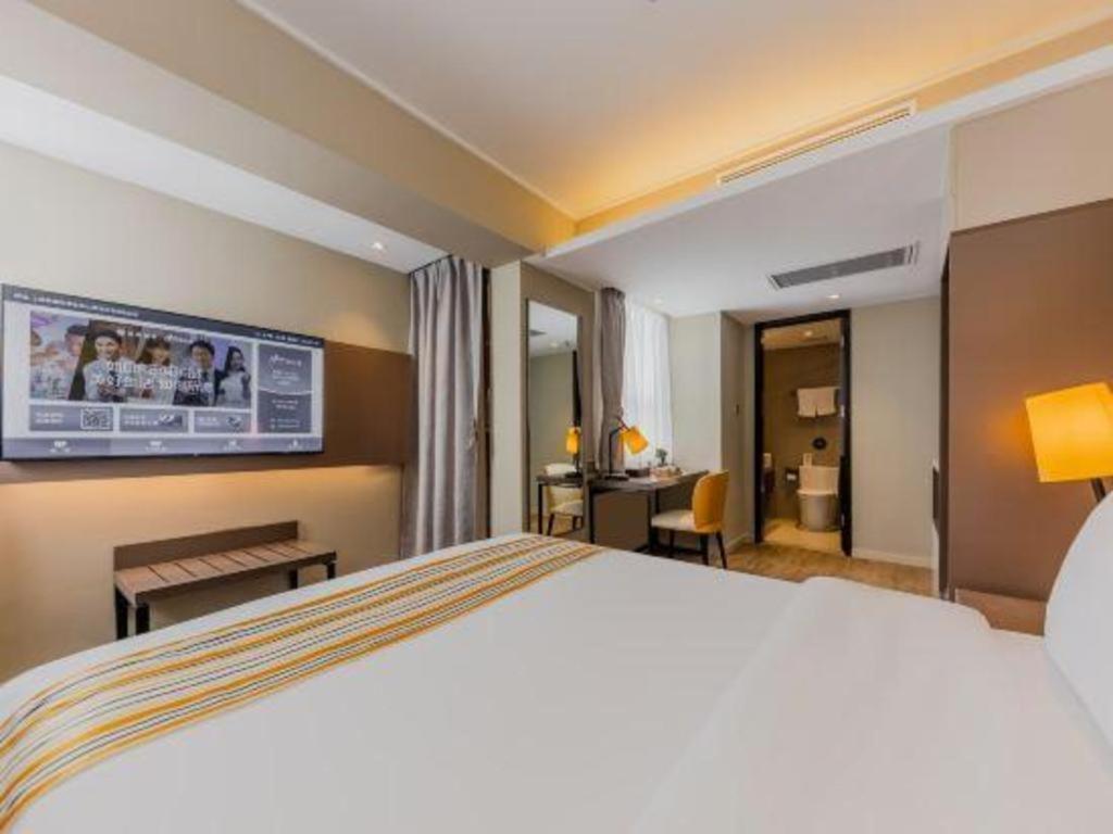Home Inn Plus Shanghai New International Expo Center Yushan Road Yuanshen Sports Exterior foto